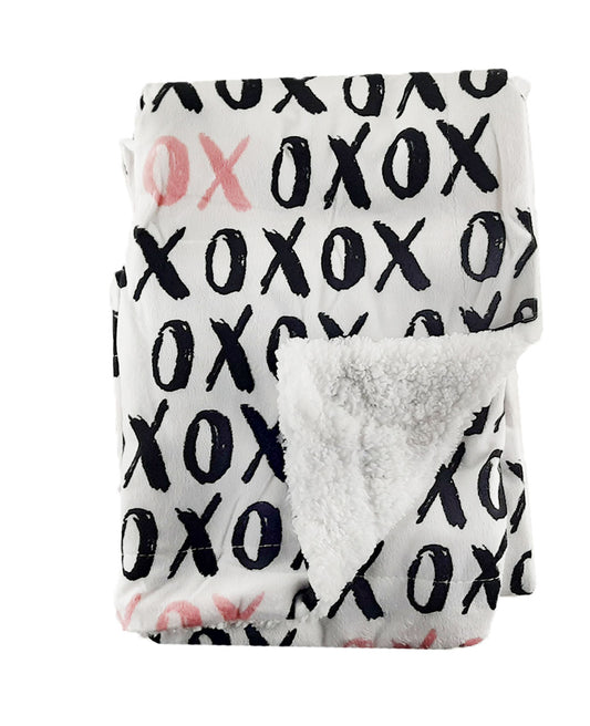 Black and White XOXO Design Luxury Soft Fur Back Blanket for Girls 75cm x 100cm Super Soft and Smooth baby blanket, both lightweight and fluffy